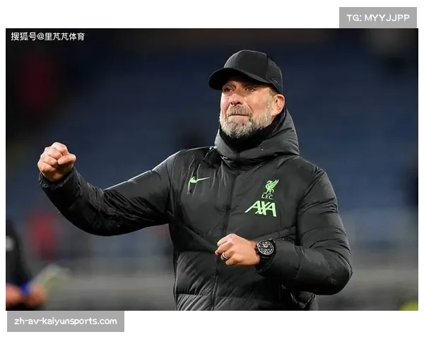 阿诺德剪短发重拾最佳状态 克洛普赞其昔日发型魅力 阿诺德剪短发重拾最佳状态 克洛普赞其昔日发型魅力
